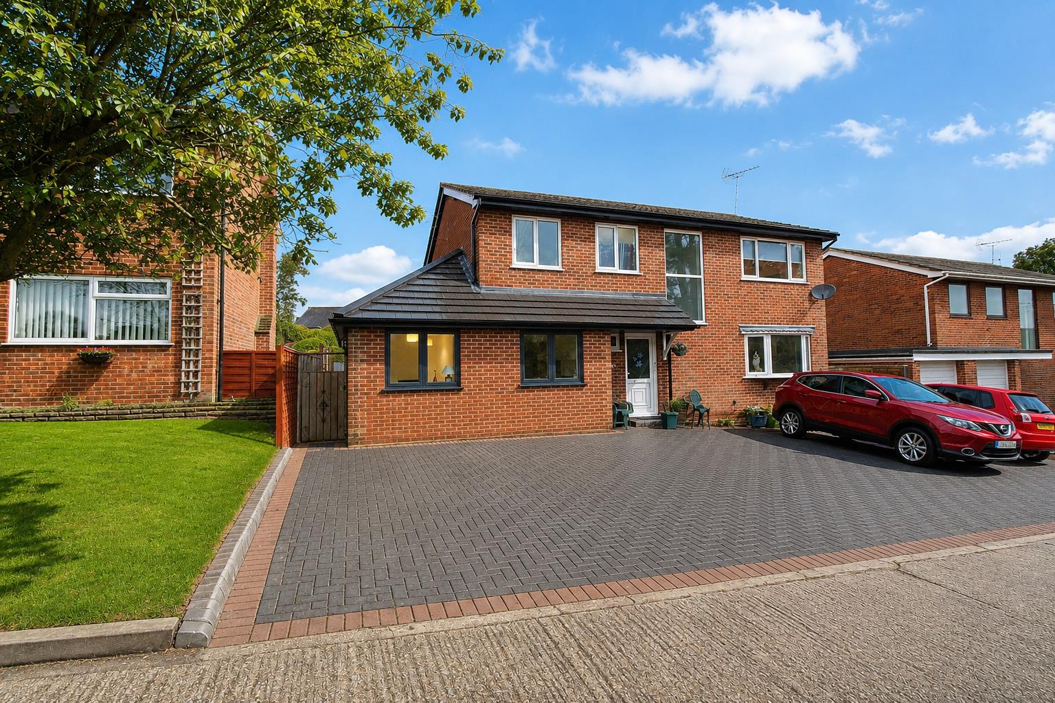 Winston Way, Purley On Thames, Reading